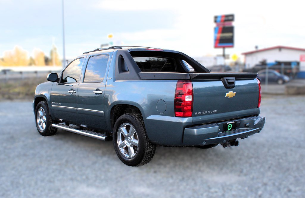 Used 2012 Chevrolet Avalanche LTZ image 5
