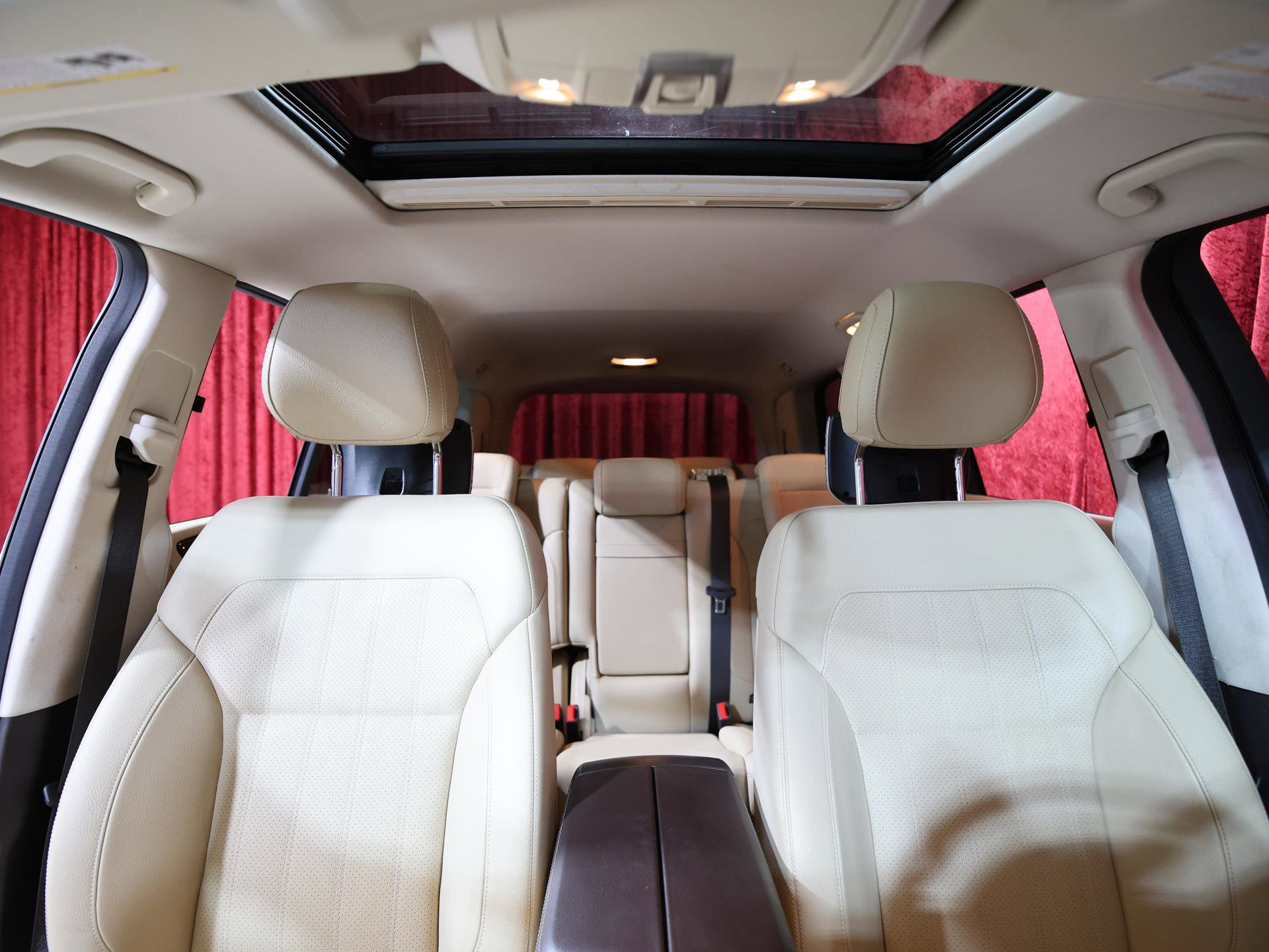 Used 2017 Mercedes-Benz GLS 450 4MATIC image 32