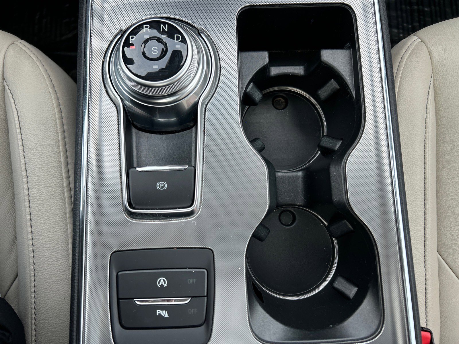 Certified 2022 Ford Edge Titanium AWD/4WD image 30