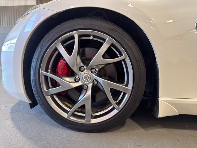 Used 2016 Nissan 370Z Touring Sport RWD image 22