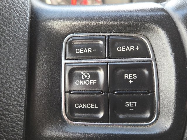 Used 2017 RAM 1500 Classic SLT w/ SLT Plus D￩cor Group image 6