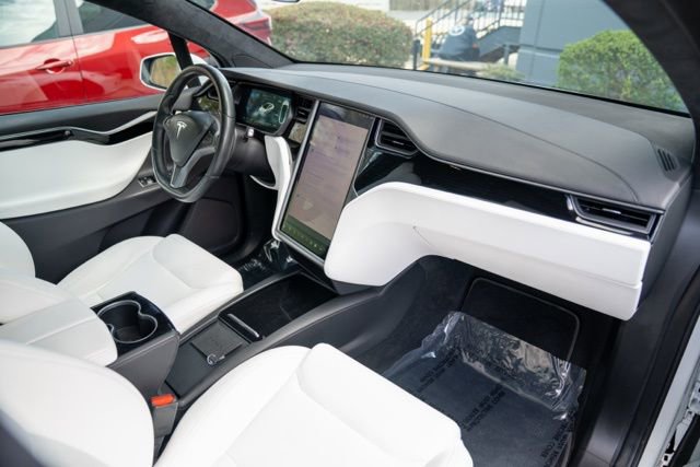 Used 2020 Tesla Model X Long Range image 31