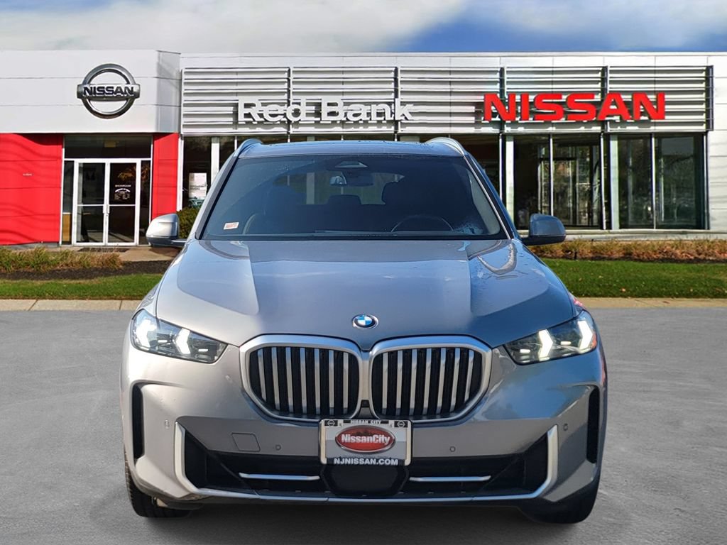 Used 2024 BMW X5 xDrive40i w/ Parking Assistance Package AWD/4WD image 2
