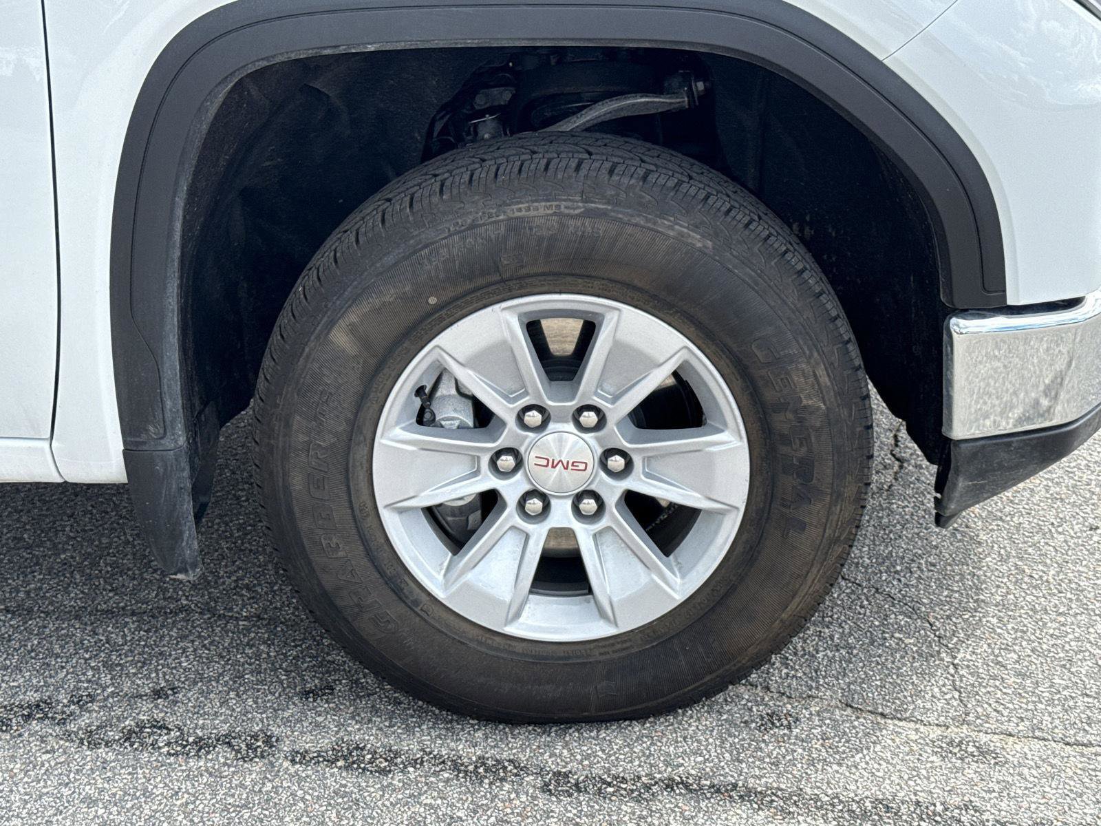 New 2025 GMC Sierra 1500 SLE image 14