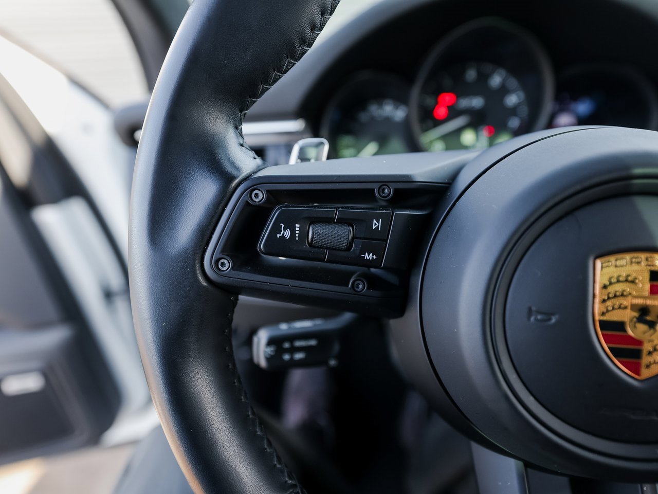 Certified 2022 Porsche Macan GTS image 17