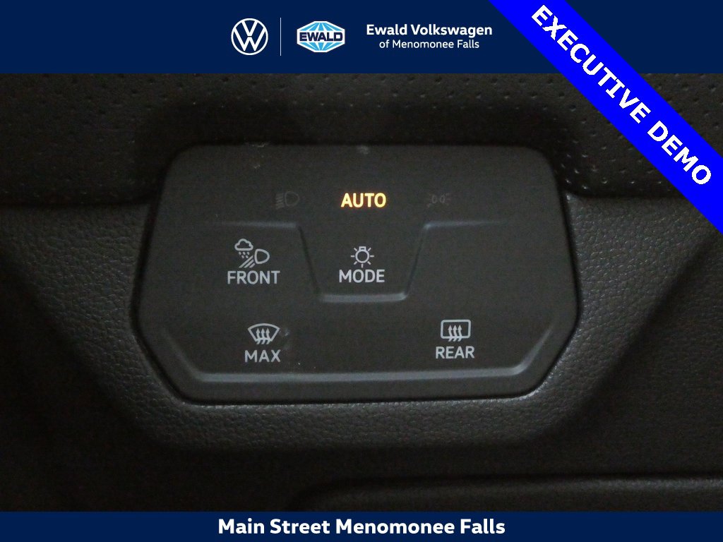 New 2025 Volkswagen Atlas Cross Sport SEL R-Line image 16