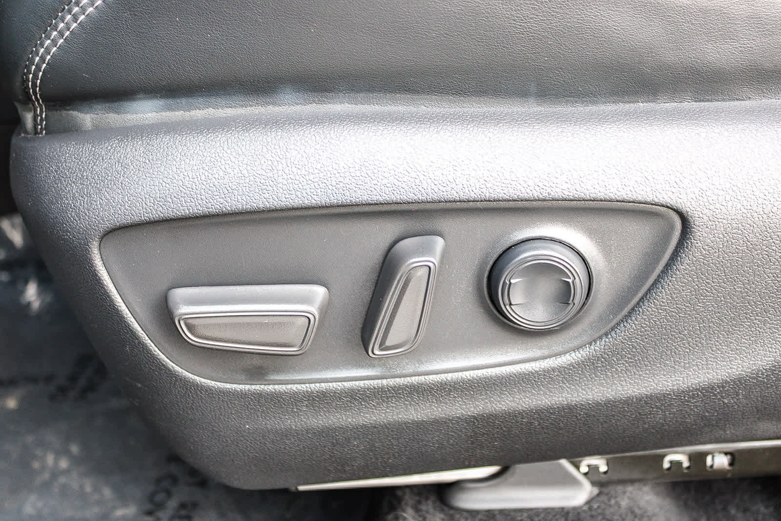 Used 2024 Toyota RAV4 XLE Premium image 20