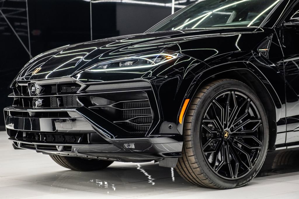 Used 2025 Lamborghini Urus SE image 7