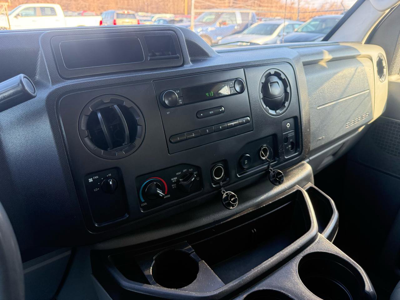 Used 2014 Ford E-250 and Econoline 250 E-250 Commercial w/ Power Group image 29