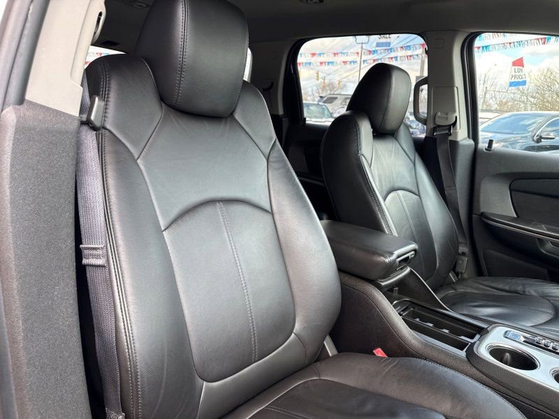 Used 2012 GMC Acadia SLT image 19