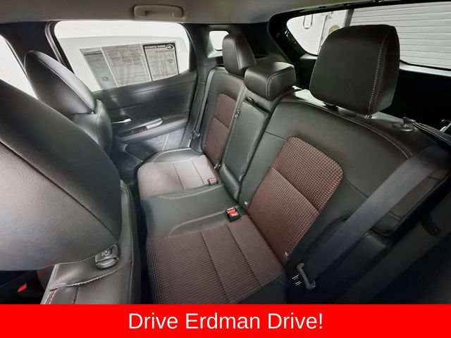 Used 2025 Nissan Kicks SR AWD/4WD image 8