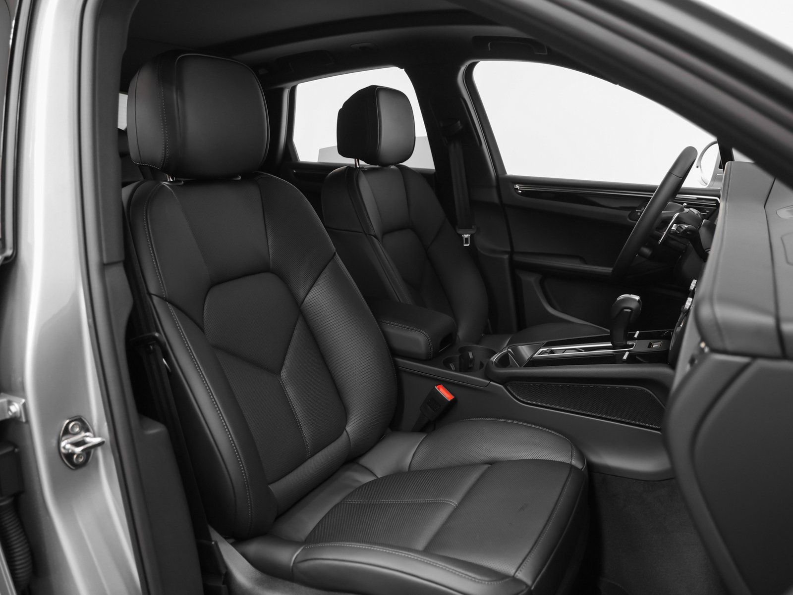 Certified 2026 Porsche Macan image 22