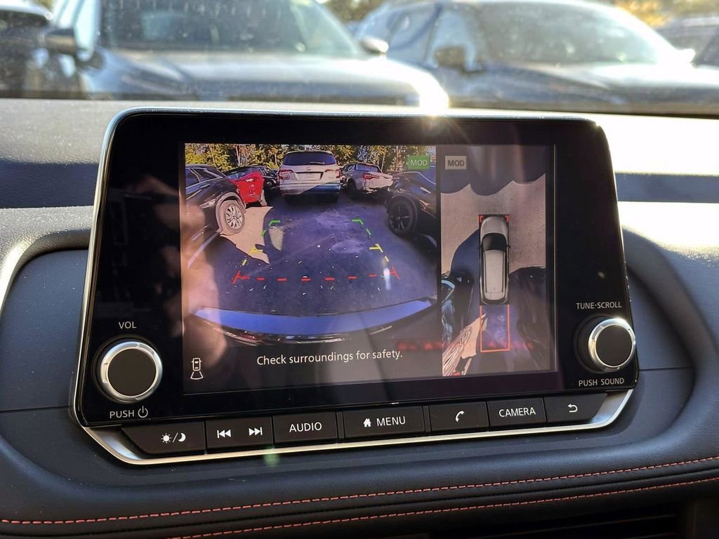 Certified 2025 Nissan Rogue SV image 28