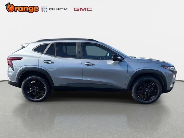 Used 2025 Chevrolet Trax ACTIV w/ Driver Confidence Package image 2