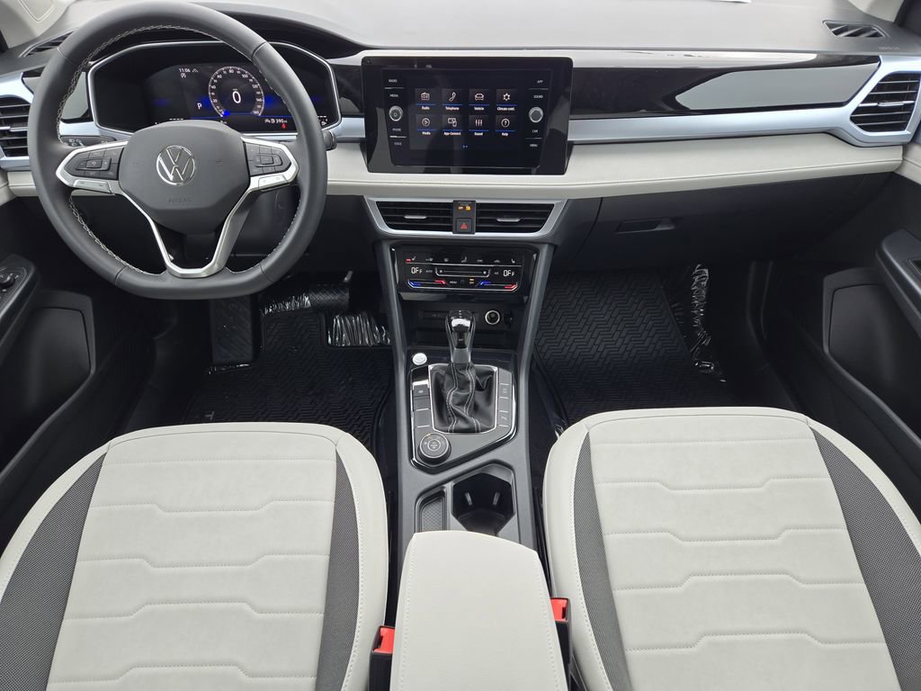 New 2026 Volkswagen Taos SE image 21