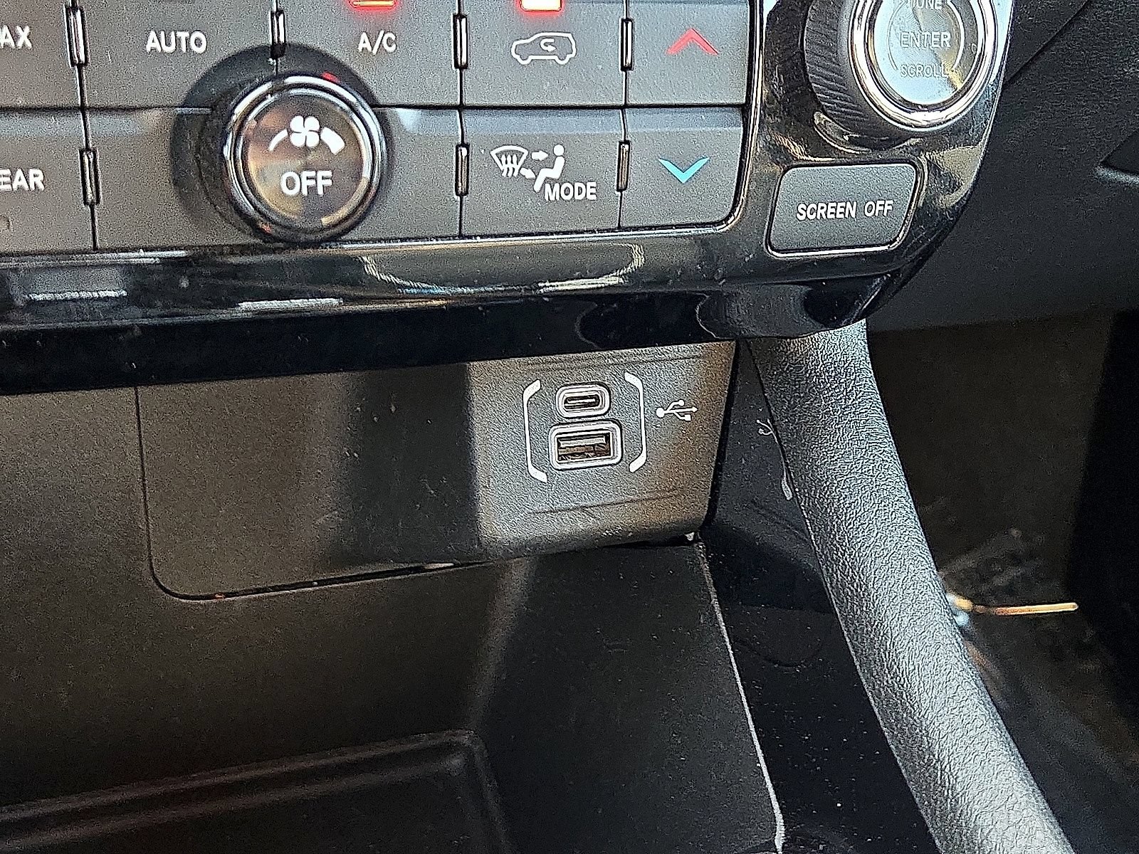 Used 2025 Jeep Compass Limited AWD/4WD image 28
