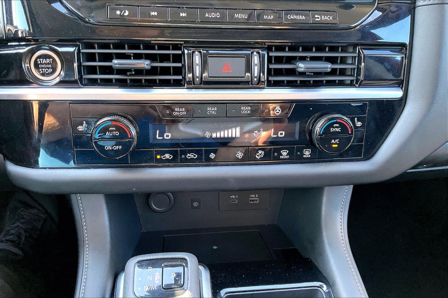 Used 2024 Nissan Pathfinder SL AWD/4WD image 33