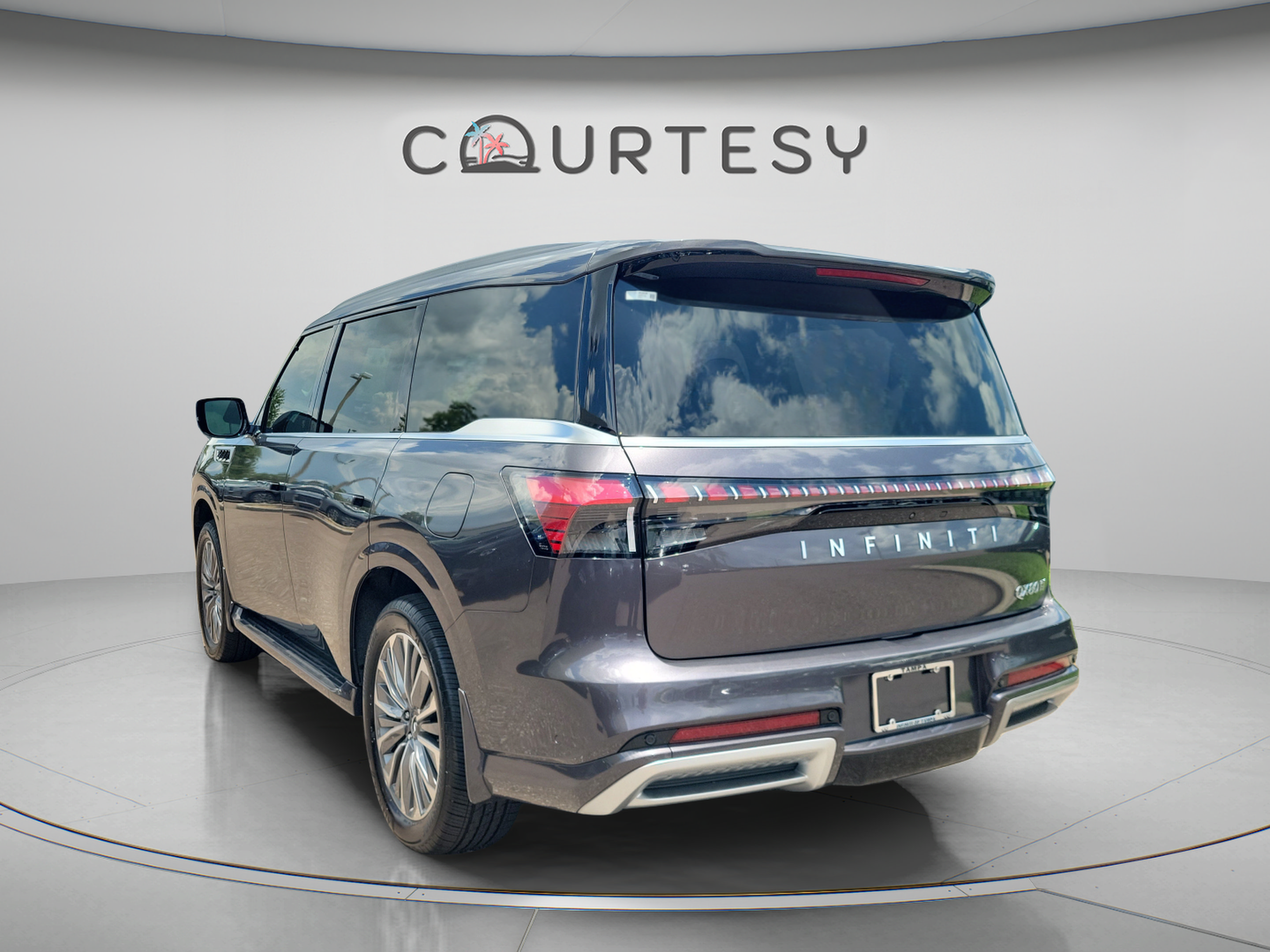 Certified 2026 INFINITI QX80 Luxe w/ Cargo Package AWD/4WD image 2