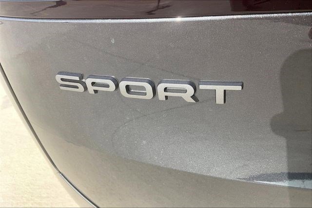 New 2025 Land Rover Range Rover Sport SE image 9