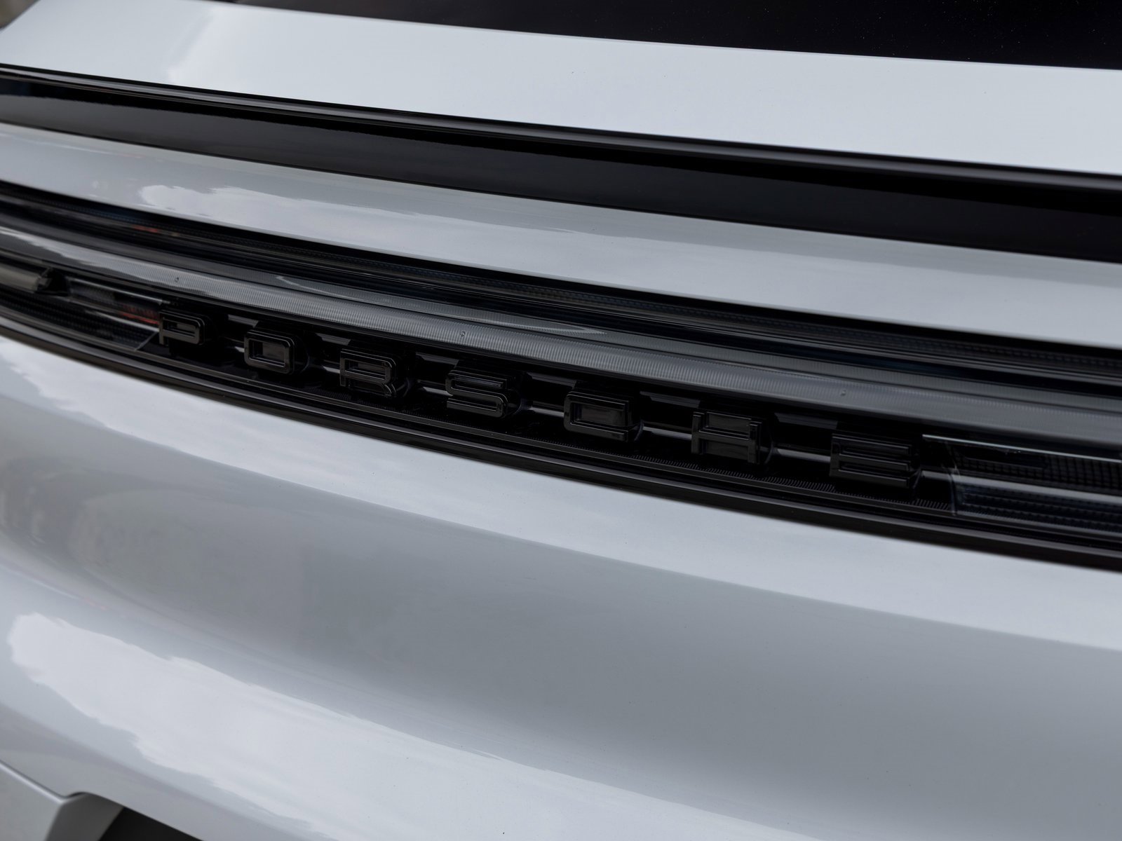 Certified 2024 Porsche Cayenne Turbo GT image 19