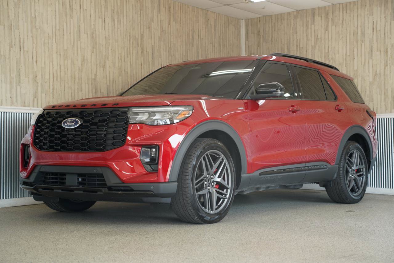 Used 2026 Ford Explorer ST-Line w/ ST-Line Street Pack RWD image 4