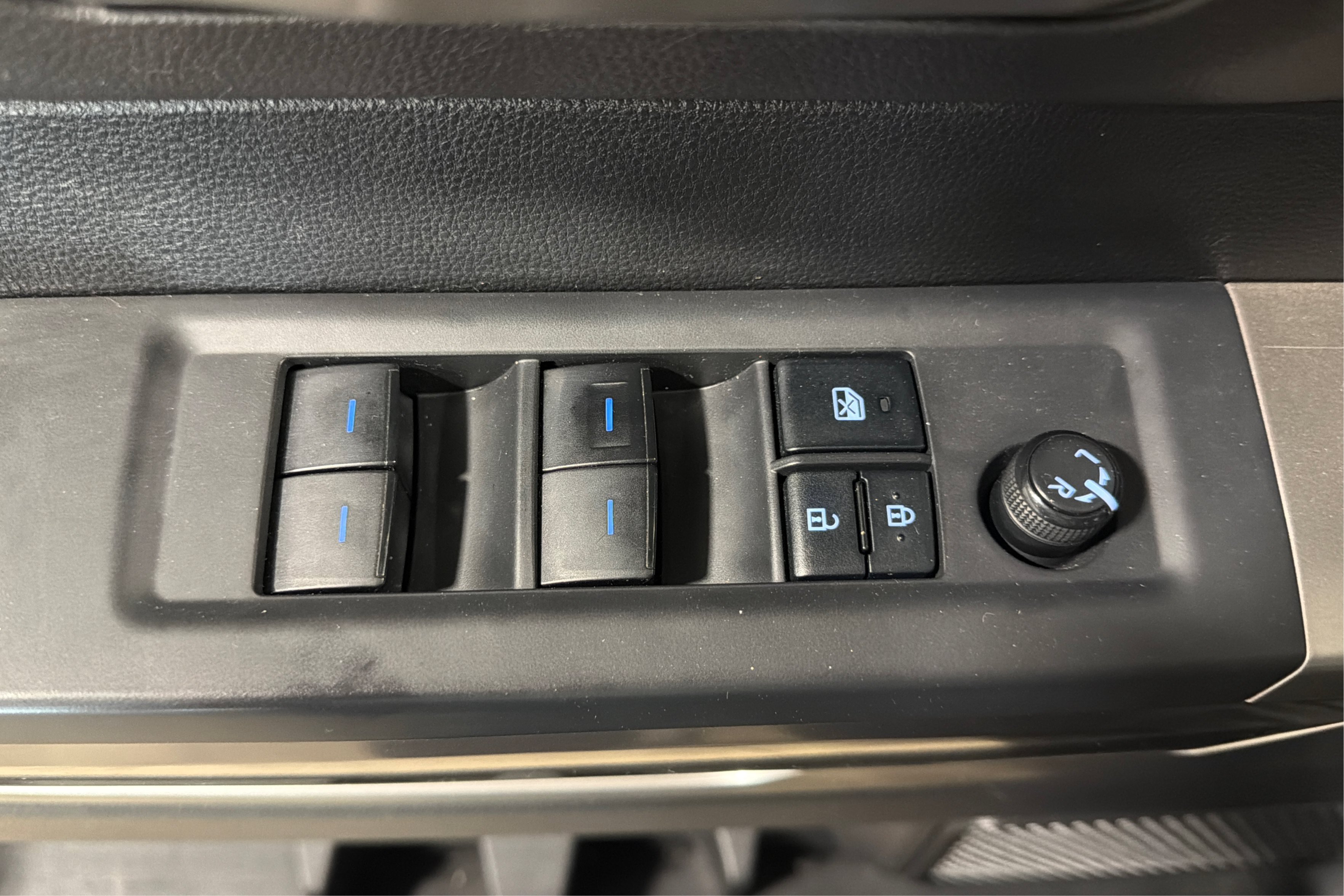Used 2022 Toyota Tundra SR5 AWD/4WD image 16