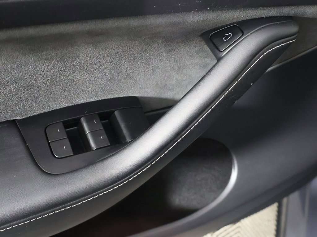 Used 2023 Tesla Model Y Long Range image 35