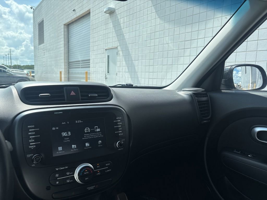 Used 2019 Kia Soul + FWD image 15
