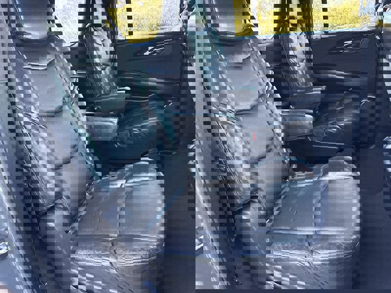 Used 2018 Cadillac Escalade ESV Platinum image 27