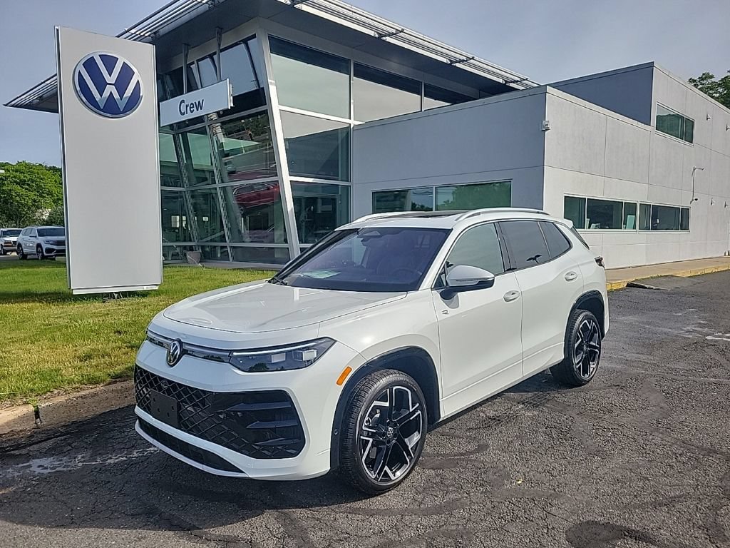 Certified 2026 Volkswagen Tiguan SEL R-Line AWD/4WD image 1