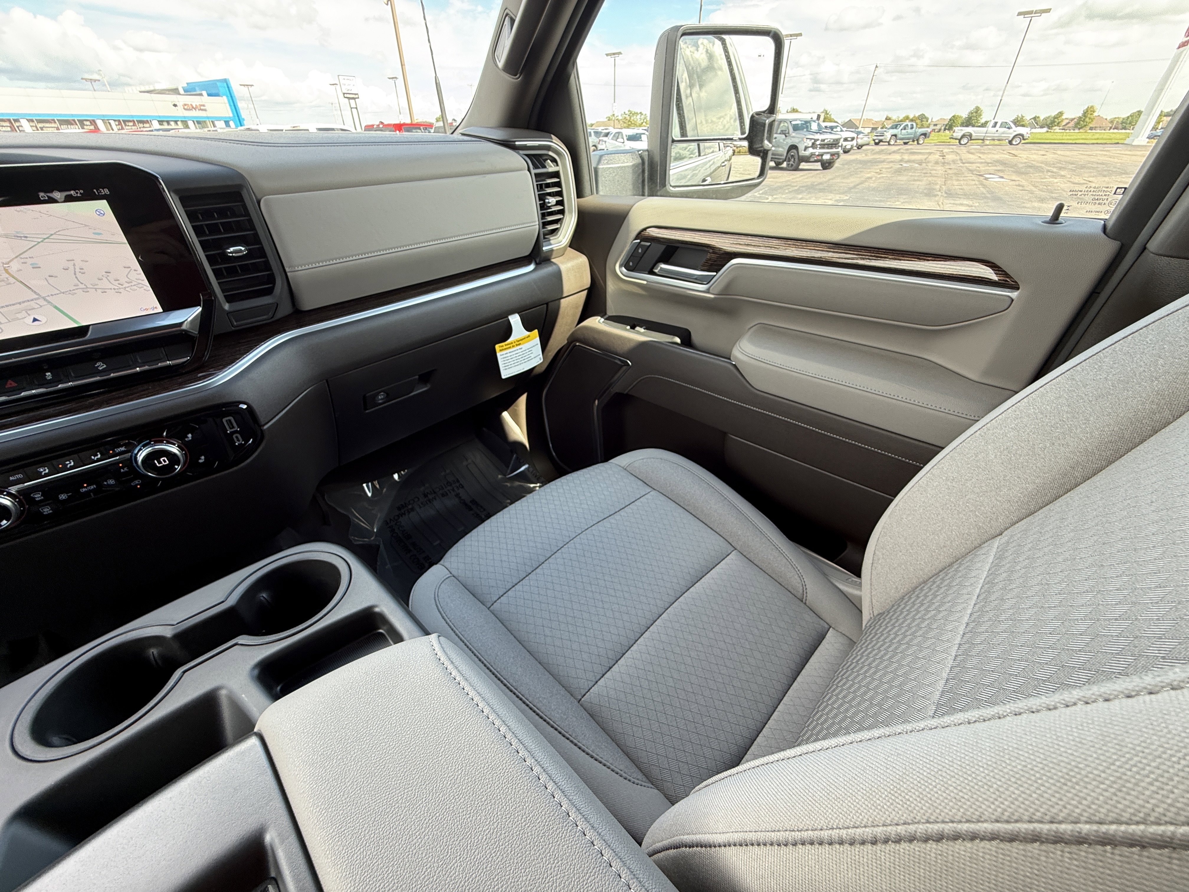 New 2026 GMC Sierra 3500 SLE w/ SLE Value Package image 17