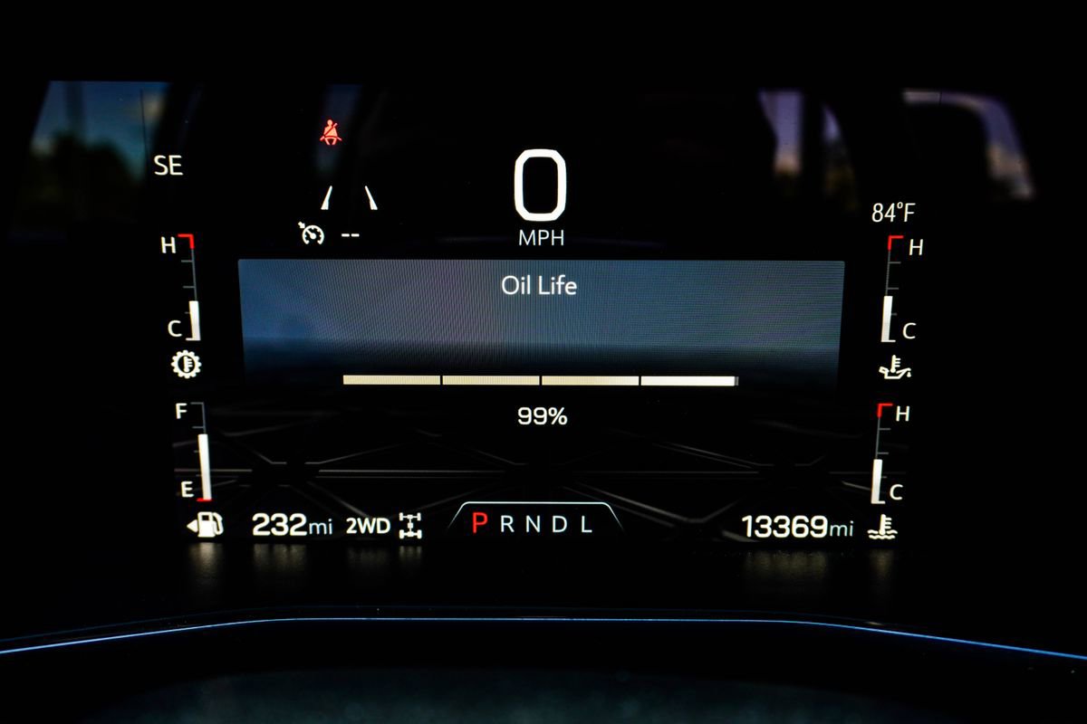 Used 2023 GMC Canyon AT4 w/ Canyon Safety Plus Package image 28