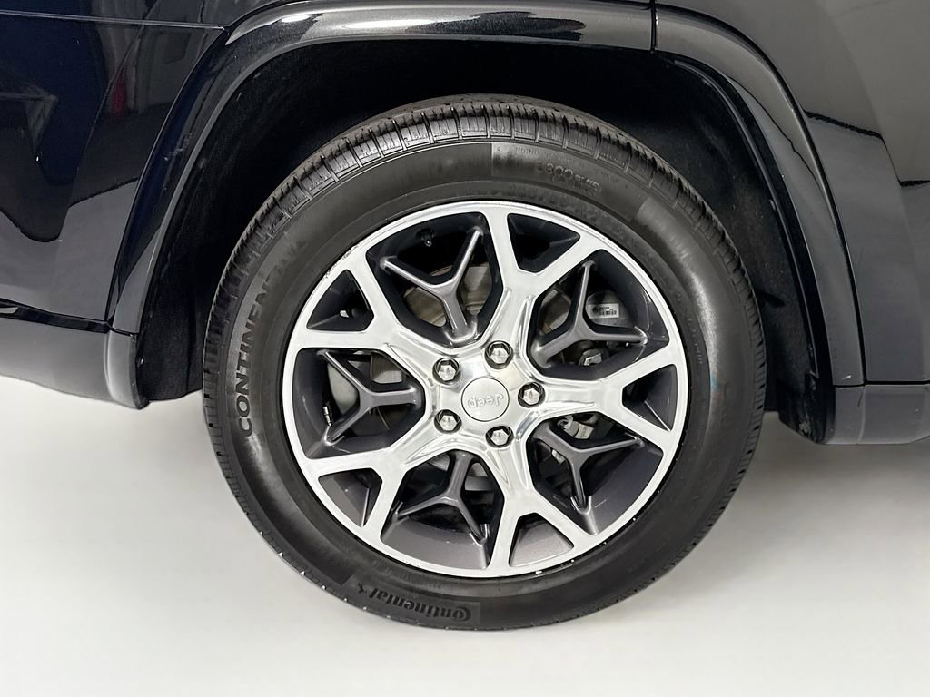 Used 2020 Jeep Grand Cherokee Overland image 33