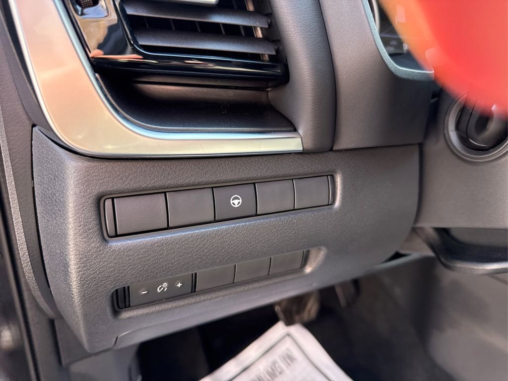 Used 2021 Nissan Rogue SV image 35