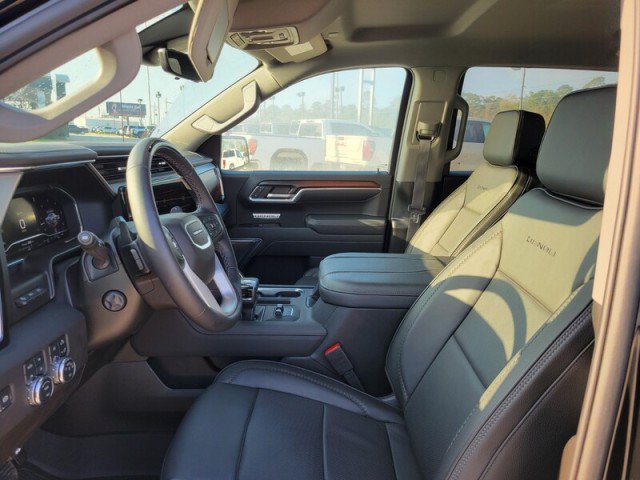 Used 2025 GMC Sierra 1500 Denali w/ Technology Package AWD/4WD image 11