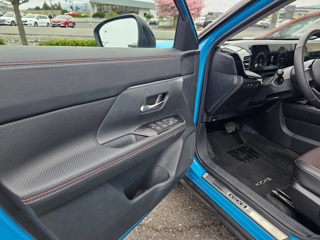 Used 2025 Nissan Kicks SR w/ SR Premium Package image 24