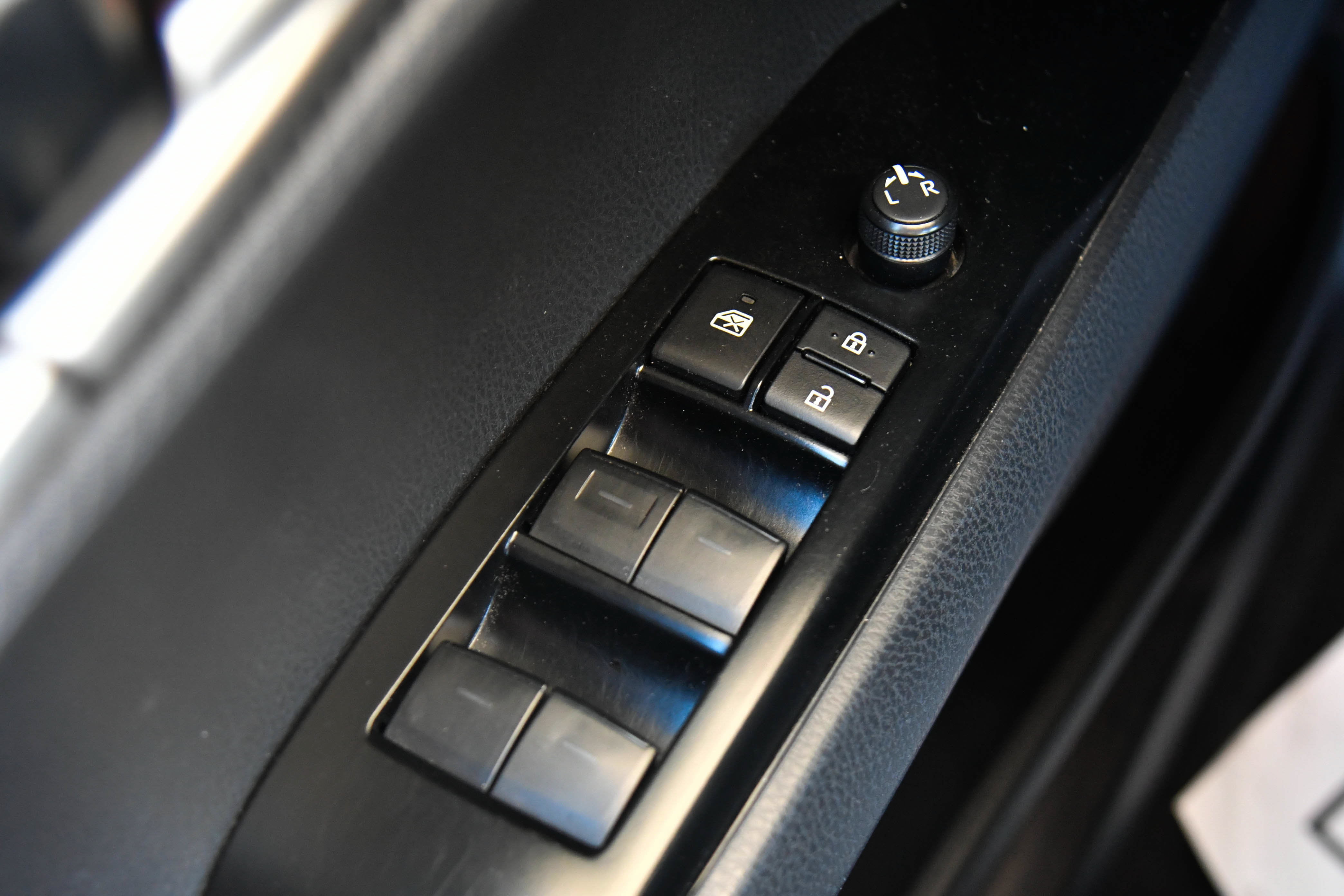 Used 2025 Toyota Camry SE FWD image 36