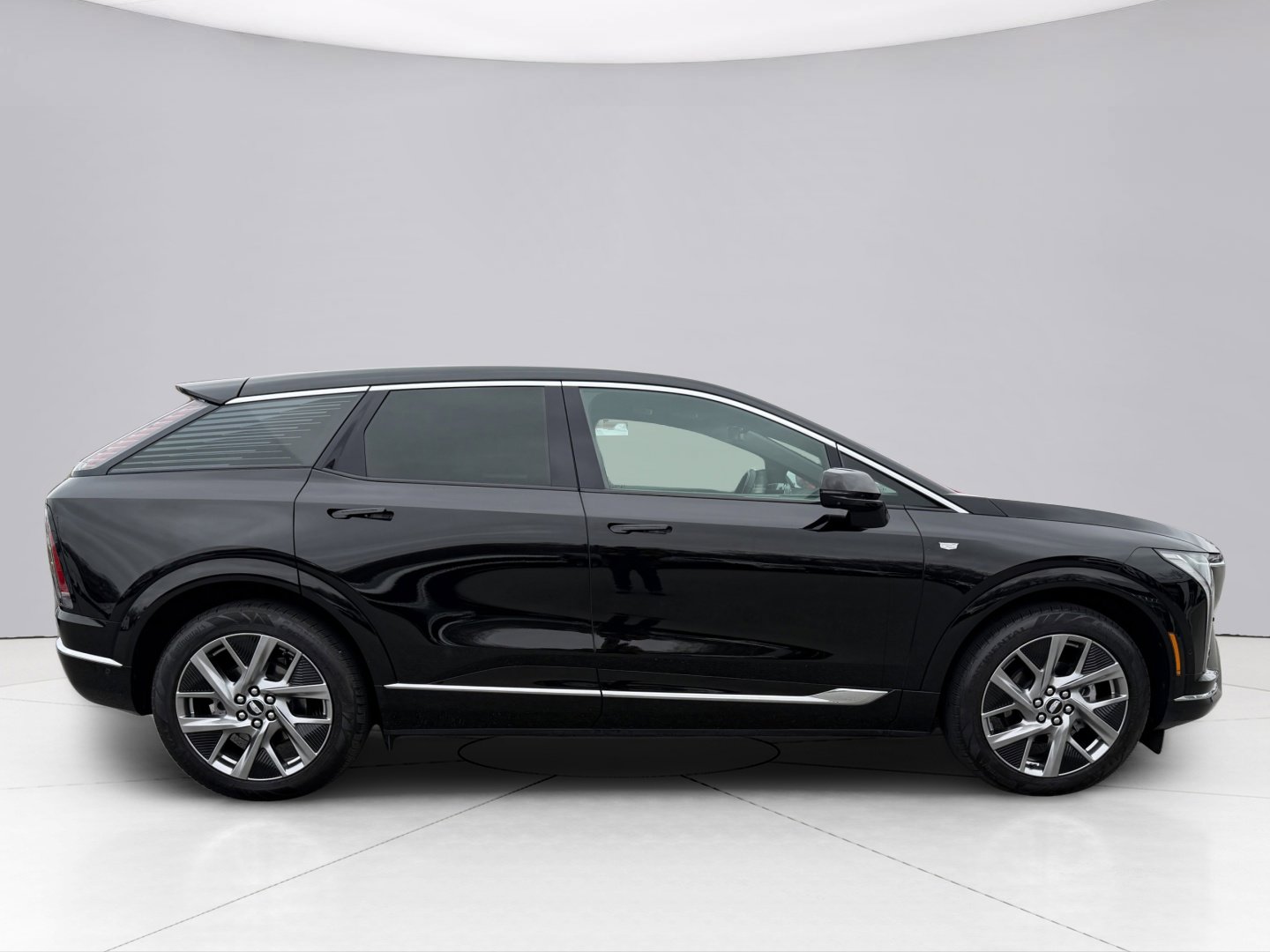 Used 2025 Cadillac Optiq Luxury 2 w/ LPO, Floor Liner Package AWD/4WD image 12