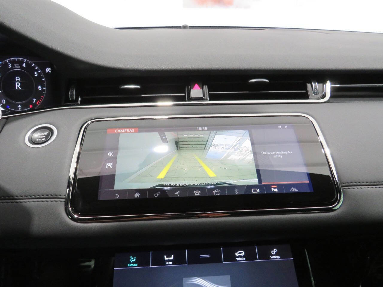 Used 2020 Land Rover Range Rover Evoque R-Dynamic S image 21