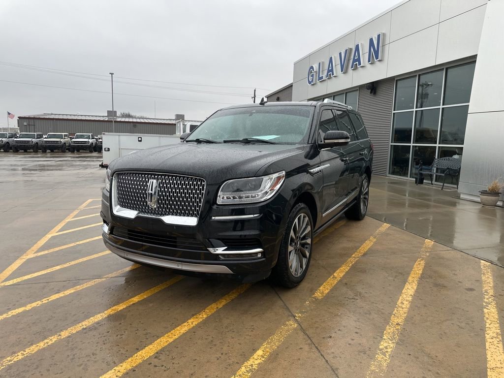 Used 2021 Lincoln Navigator Reserve AWD/4WD image 3