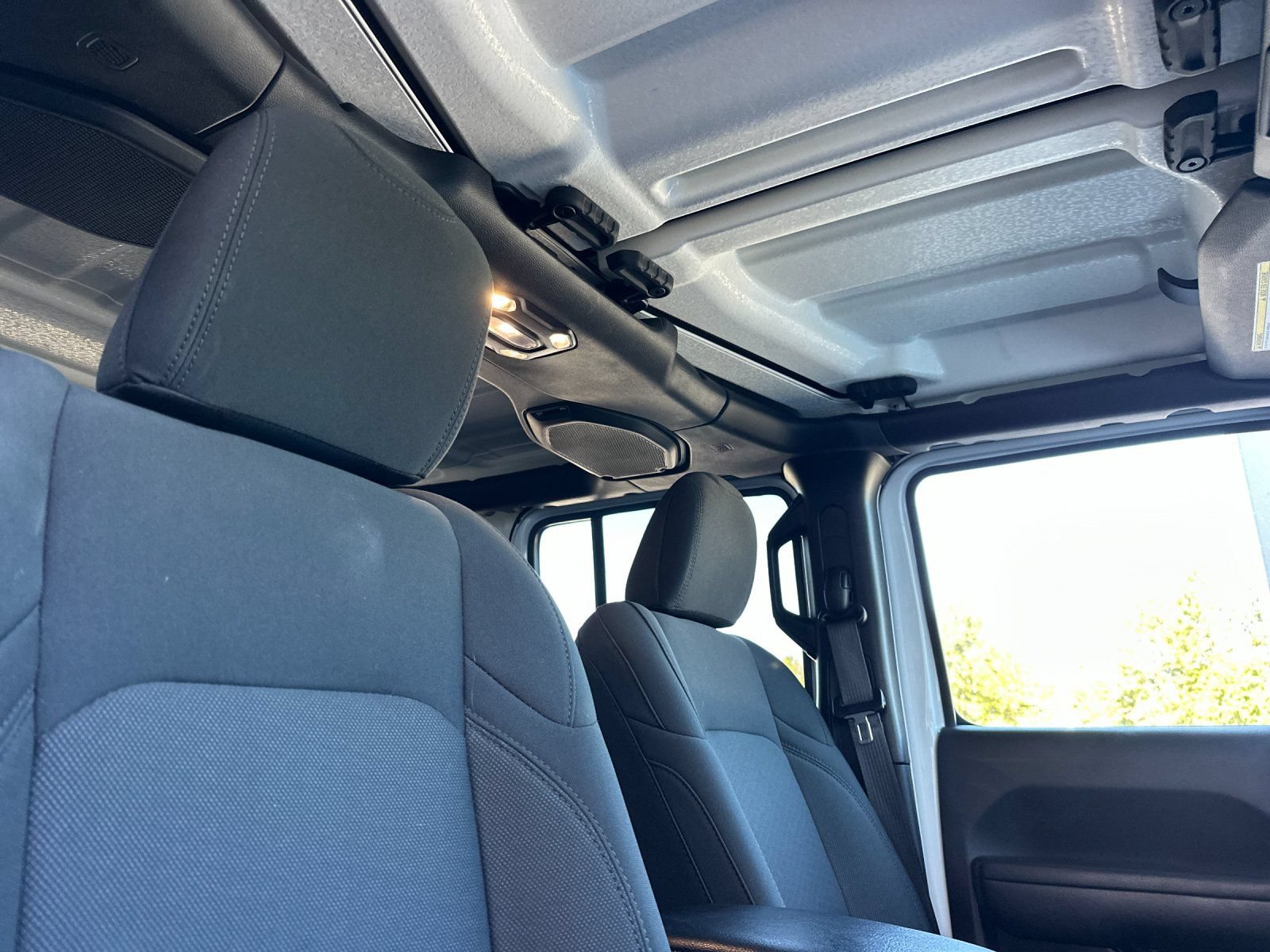 Used 2022 Jeep Wrangler Unlimited Sport AWD/4WD image 16