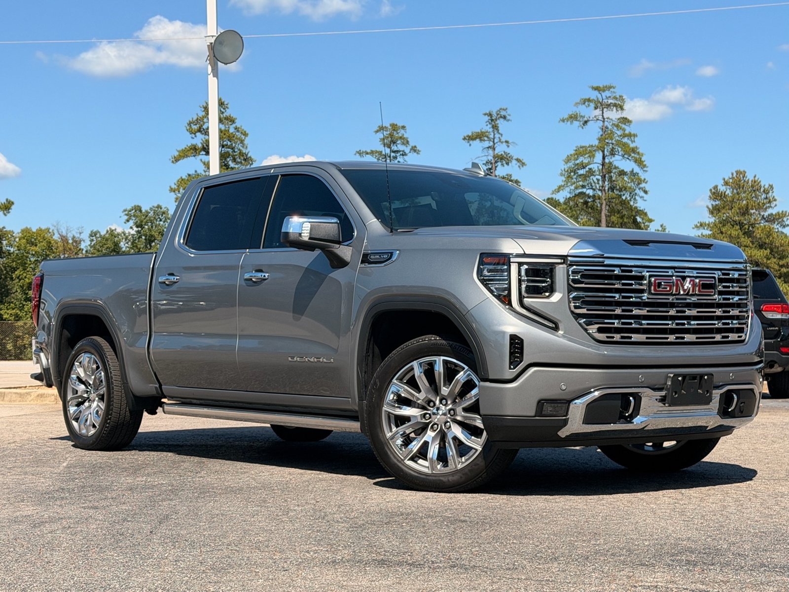 Used 2024 GMC Sierra 1500 Denali w/ Denali Reserve Package AWD/4WD image 2