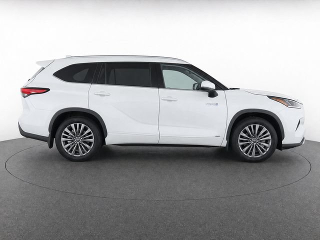 Certified 2021 Toyota Highlander Platinum AWD/4WD image 3
