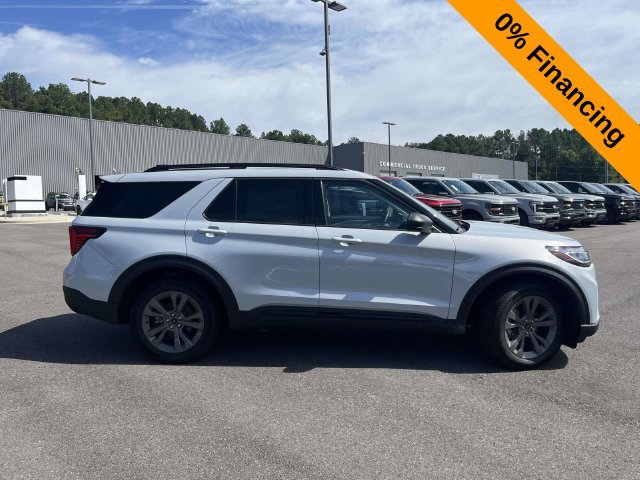 New 2026 Ford Explorer Active w/ Active Comfort Package AWD/4WD image 2