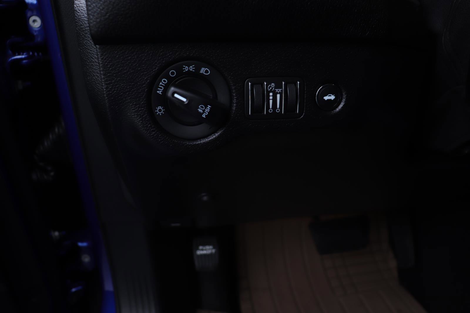 Used 2019 Dodge Challenger R/T w/ Plus Package image 18