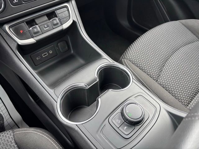 Used 2024 GMC Terrain SLE image 27