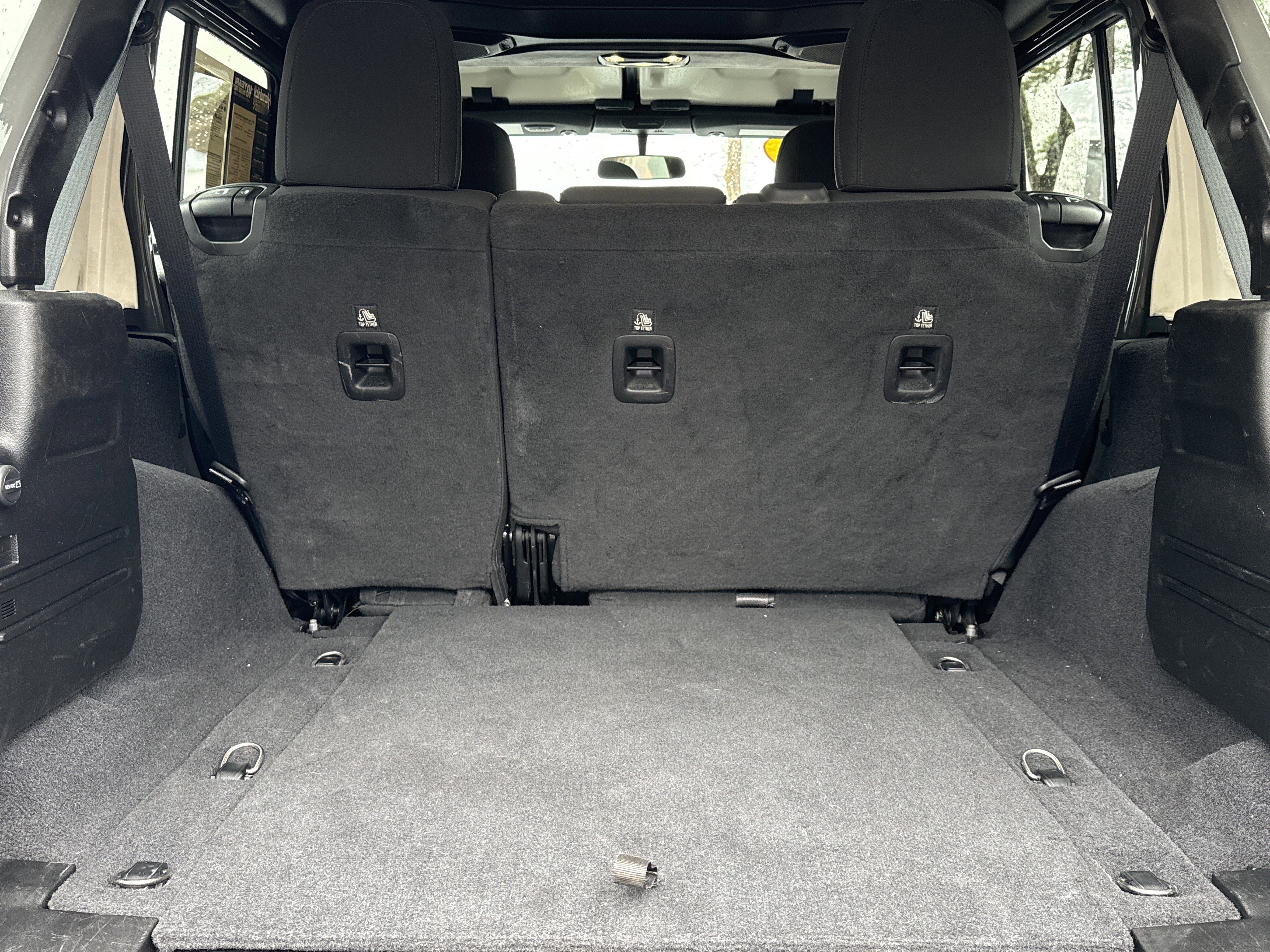 Used 2021 Jeep Wrangler Unlimited Sahara AWD/4WD image 30