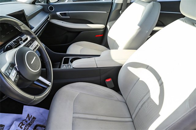 Used 2024 Hyundai Sonata SEL w/ Convenience Package image 16