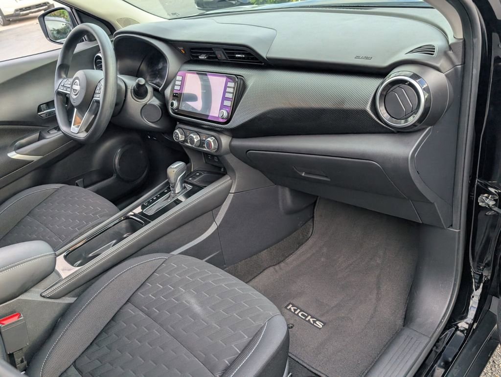 Certified 2023 Nissan Kicks SV image 17