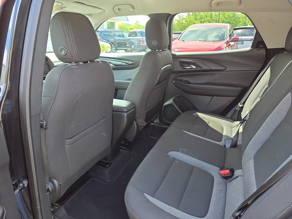 Used 2025 Chevrolet TrailBlazer LT FWD image 24